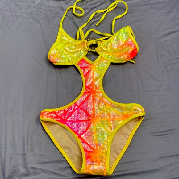 BLVD Collection bikini NWOT - Picture 1 of 6